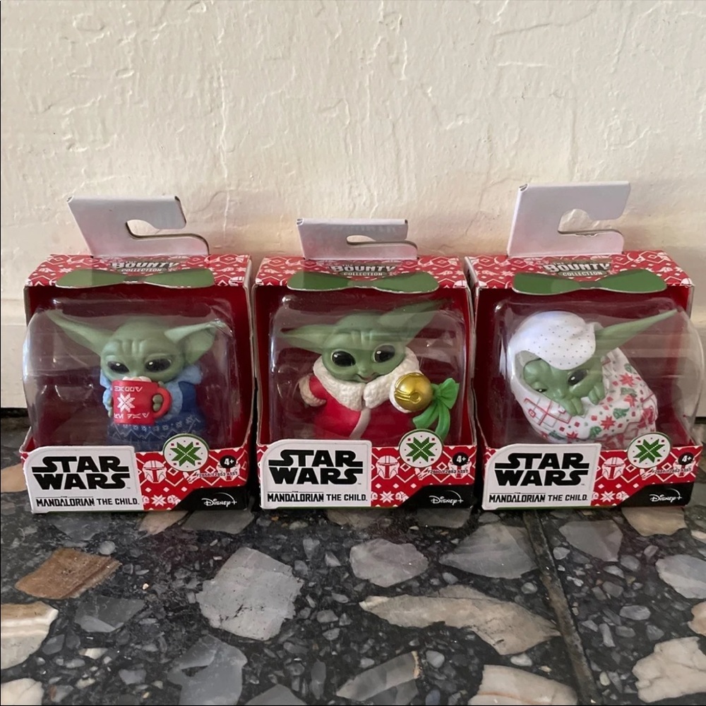 The Bounty Collection Star Wars Mandalorian the Child Grogu Baby Yoda Holiday